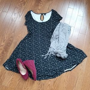 Star print keyhole back skater dress